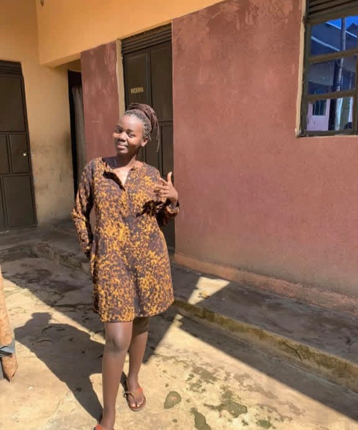 Help Caroline complete her UACE — photo 2